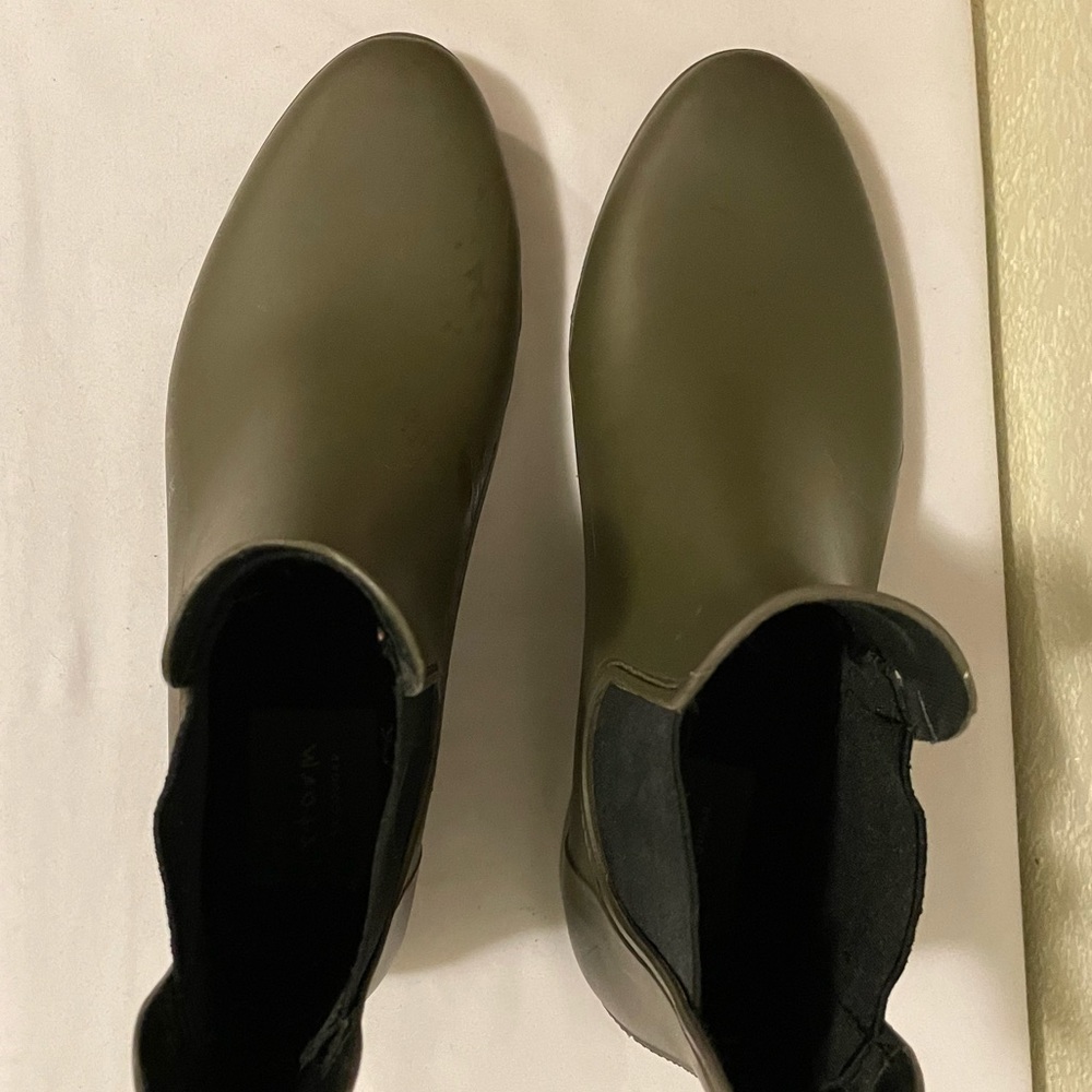 Storm by Cougar Olive Green Chelsea Boots Pull On Rubber Rain Boots